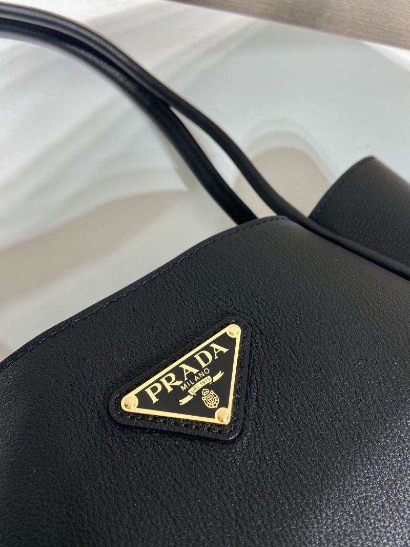 Pra*a bucket bags